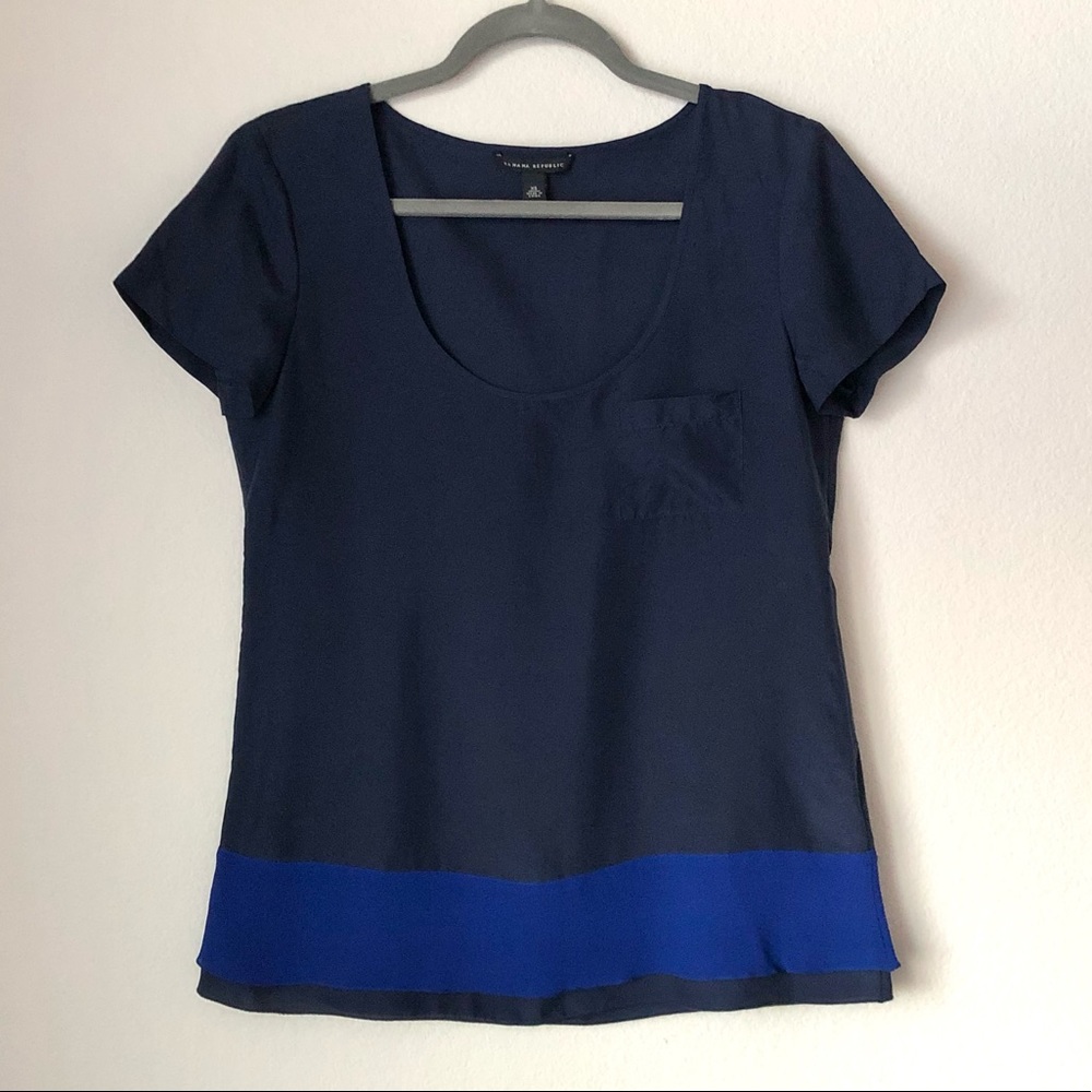 \Banana Republic\• Two-Tone Scoop Neck Blouse